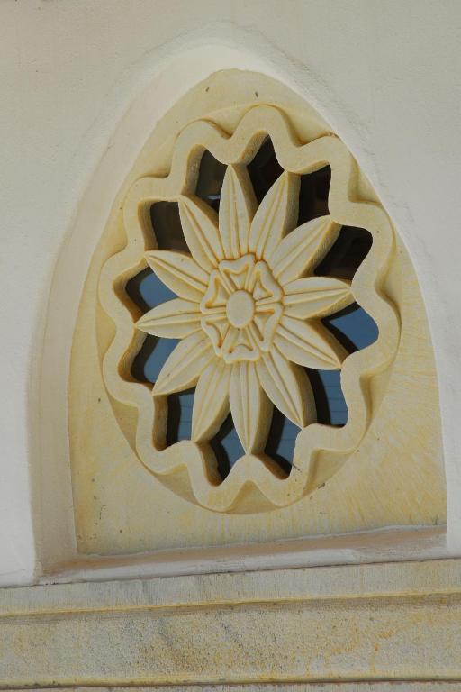 Anthea מלון